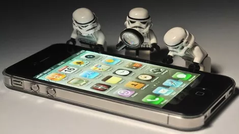 Apple says it's not tracking iphone users