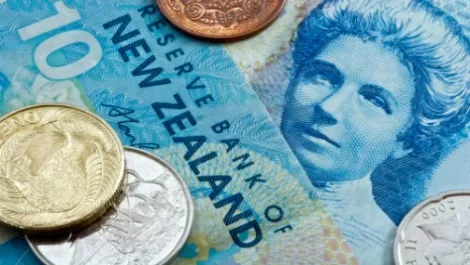 NZ dollar falls vs. Australian dollar after RBA keeps rates on hold