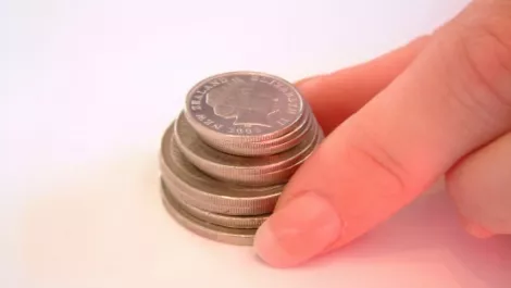 NZ Dollar Outlook: Traders split on kiwi direction amid volatility