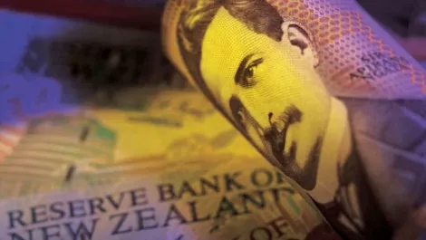NZ dollar falls to one-week low vs British pound after BoE's Carney says next move is up