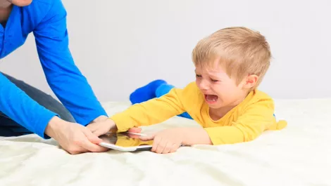 Kiwi parents concerned over kids' daily internet fix
