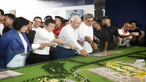 Alibaba's Jack Ma meets with Malaysia's Prime Minister to mark global trade milestone