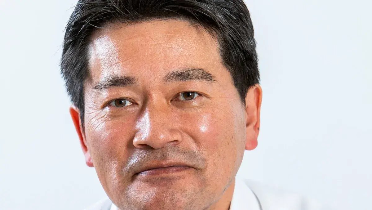 Yoichi tomota  headshot 1(2)