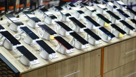 Australian smartphone market hits decline, down 10.1%