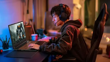 Nitro v16 ai anv16 61 lifestyle 01  1 